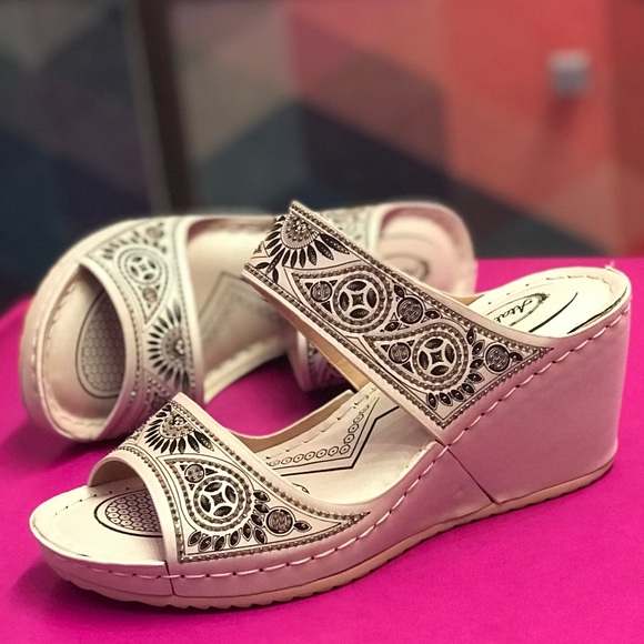 Italina Beige Tribal Tatoo Sequin Studded Slide In Mule Comfort Wedge 10 - Picture 2 of 7